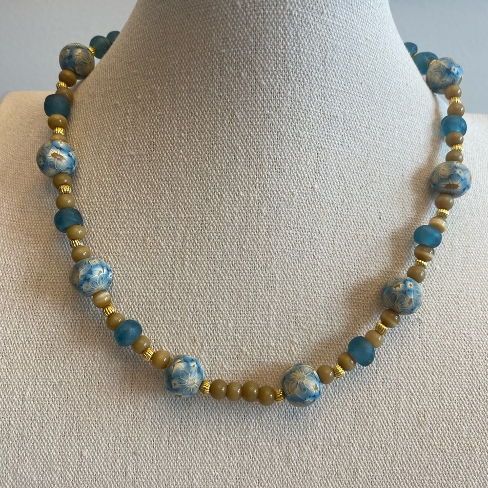 Gorgeous vintage bead necklace
